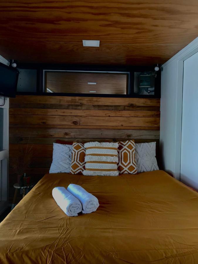 Onehunga Garden Tinyhouse With Parking 호텔 오클랜드 외부 사진